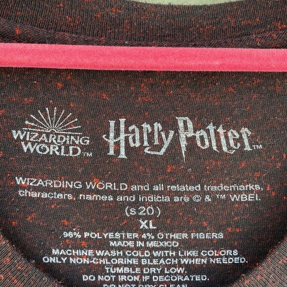 Harry Potter Sz XL Gryffindor Crest Gold - Picture 8 of 11